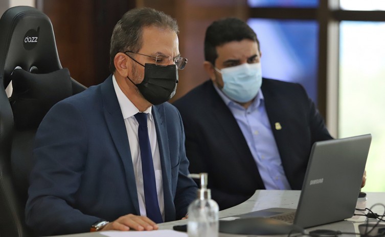 Secretário-chefe da Casa Civil, Deocleciano Gomes, e o secretário do Planejamento e Orçamento, Sergislei de Moura, representaram o governador Wanderlei Barbosa na reunião - Foto: Antonio Gonçalves/Governo do Tocantins