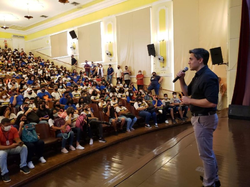 Alan Porto apresentou aos alunos do Liceu Cuiabano novidades pedagógicas para 2022 - Foto por: Assessoria
