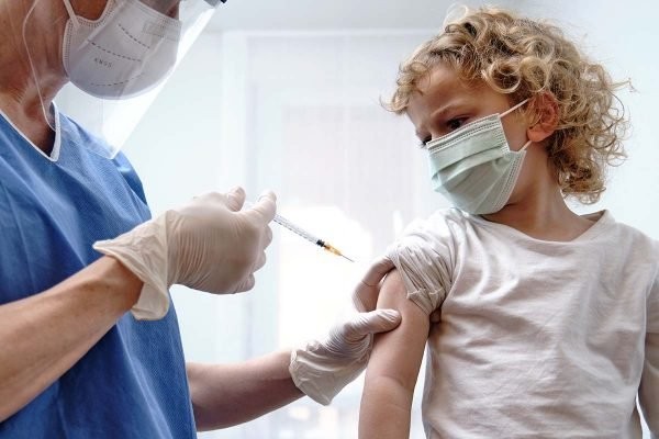 A vacinação é a única maneira de aumentar a proteção contra a meningite.