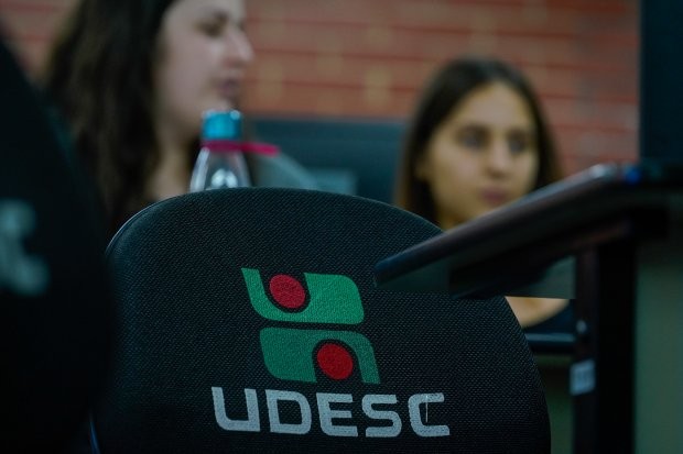  A Universidade do Estado de Santa Catarina (Udesc) publicou no final da tarde desta quinta-feira, 17, a relação dos candidatos aprovados na primeira chamada do Vestibular de Verão 2022 - Processo Seletivo Especial e as listas de espera. Confira todas as 