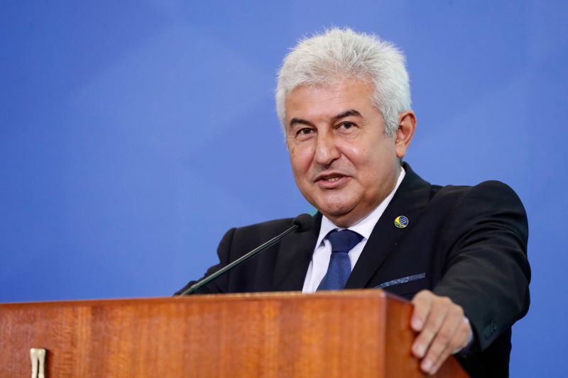 Ministro fez anúncio ao lado de Marcelo Queiroga, o novo ministro da Saúde - (Foto: Alan Santos/PR - 17.06.2020)