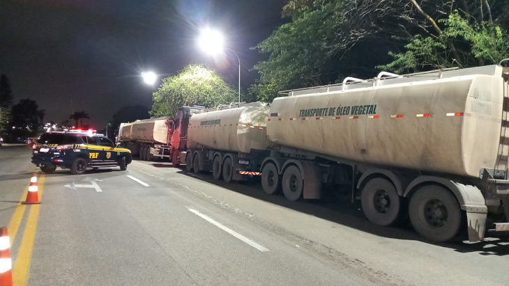 Foto: Carretas apreendidas pela Polícia Rodoviária Federal/Divulgação