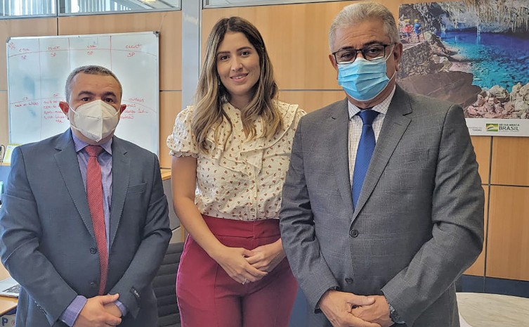 Durante reunião, o prefeito de Porto Nacional, Ronivon Maciel; a presidente do Iphan, Larissa Peixoto; e o secretário Hercy Filho - Foto: Sectur/Governo do Tocantins
