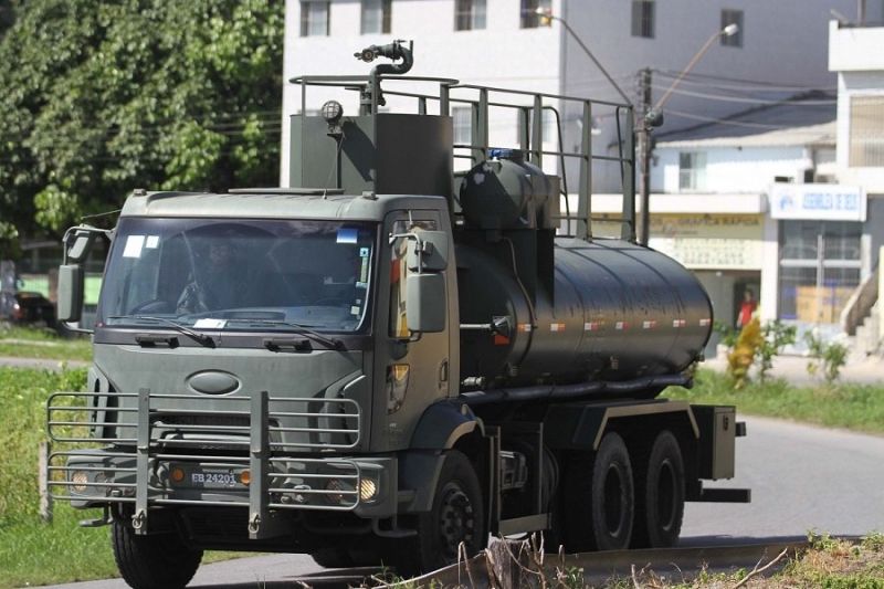 Caminhões-tanque terão alíquotas zeradas - (Foto: Marlon Costa/Estadão Conteúdo - 29.05.2018)
