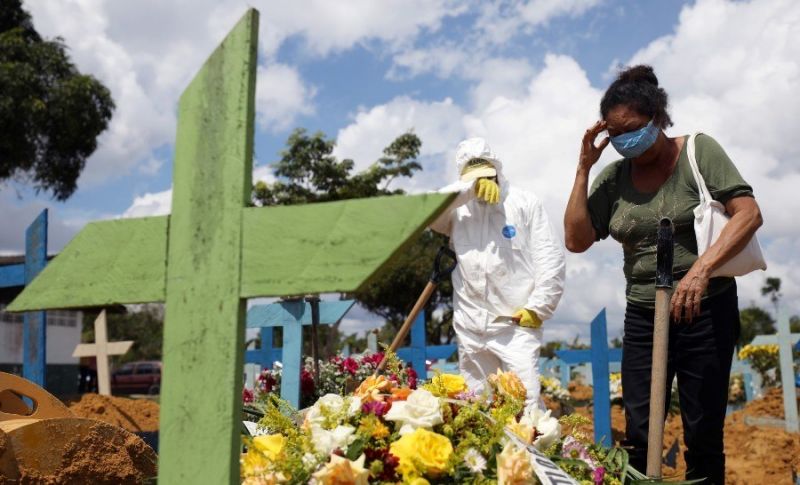Março de 2021 foi o mês mais letal da pandemia no Brasil, com 66.573 mortes pela covid-19 - (Foto: Bruno Kelly/REUTERS)