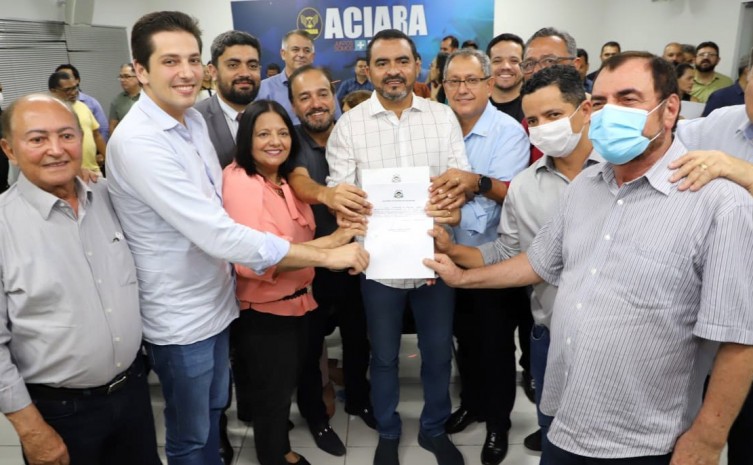 O governador Wanderlei Barbosa lança licitação para pavimentação do trecho da TO-422 no Distrito Industrial de Araguaína - Foto: Antonio Gonçalves/Governo do Tocantins