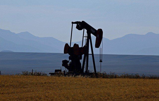 Barril de petróleo recua abaixo de R$ 365 - (Foto: Pixabay)