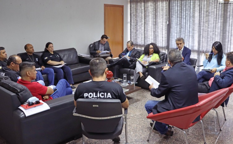 O secretário da Seciju, Deusiano Amorim, destacou a importância da parceria entre os Poderes e a necessidade do trabalho conjunto - Foto: Lauane dos Santos/Governo do Tocantins