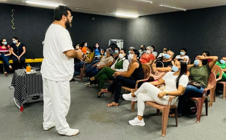 Um dos instrutores da palestra foi o médico Marcelo Romão - Foto: Saúde/Governo do Tocantins