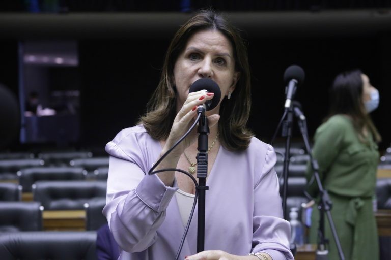 Carmen Zanotto: 