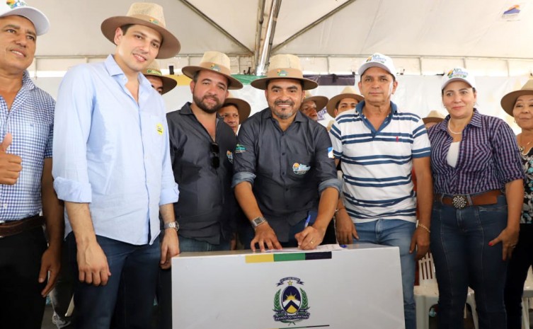 Durante o evento, o Governador assinou diversos acordos de cooperação técnica - Foto: Antonio Gonçalves/Governo do Tocantins