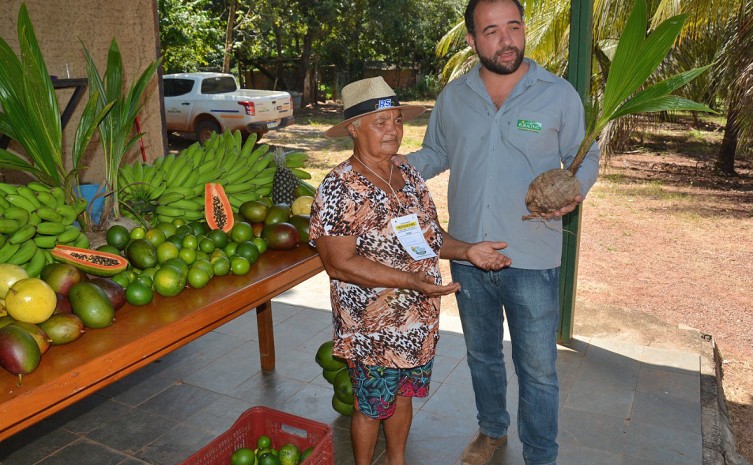 Presidente do Ruraltins, Fabiano Miranda propõe instalação de agroindústria para processamento de frutas no Projeto Manuel Alves - Foto: Delfino Miranda/Governo do Tocantins