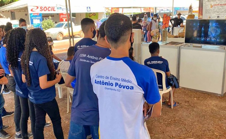 Estudantes da Escola Agrícola Antônio Póvoa recebem orientações sobre os riscos das queimadas irregulares - Foto: Semarh/Governo do Tocantins