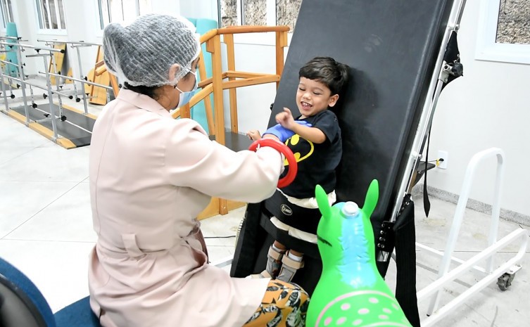 Davi Silva, tem 3 anos e é atendido pelo CER - Foto: André Araújo/Governo do Tocantins