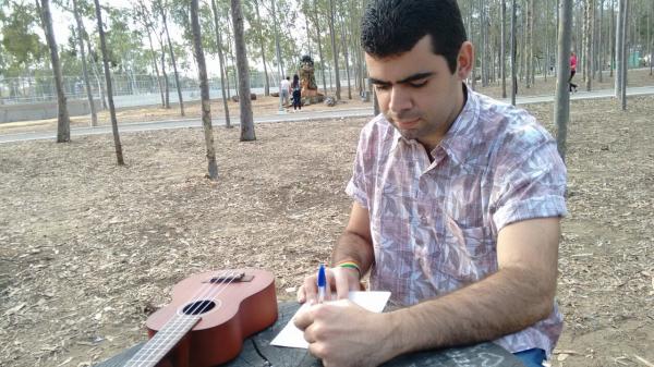 Cantor e compositor Erick Araújo, no Parque Euclides Dourado - Garanhuns