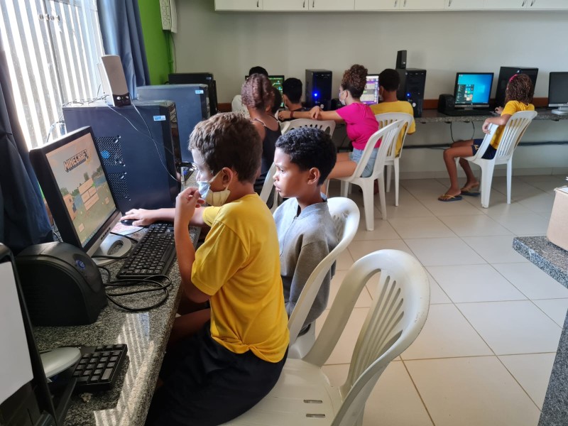 A inclusão digital é uma das atividades oferecidas no Projeto Crubixá