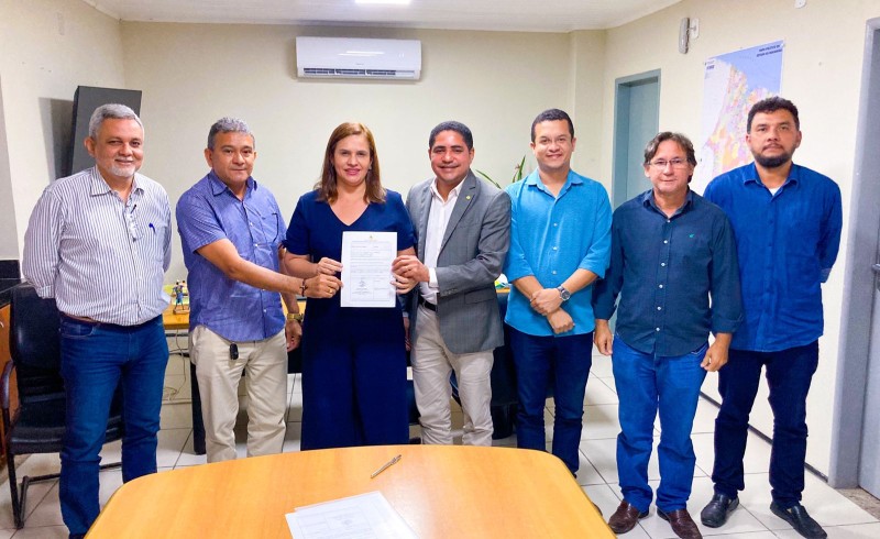 - Solenidade de assinatura da Ordem de Serviço para construção de uma nova praça no município de Cururupu. (Foto: Divulgação)