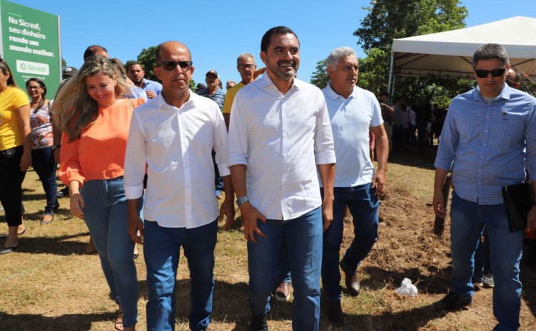 Governador Wanderlei Barbosa e demais autoridades participaram das comemorações do Dia do Trabalhador realizada nos povoados Cedro e Fartura, zona rural de Ponte Alta do Bom Jesus - Foto: Esequias Araújo/Governo do Tocantins