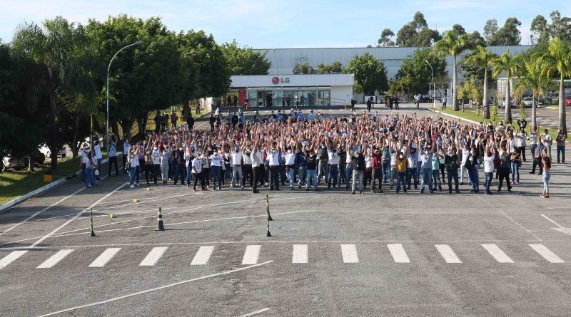 LG vai interromper produção de celulares em Taubaté - (Foto: Divulgação/Sindmetau)