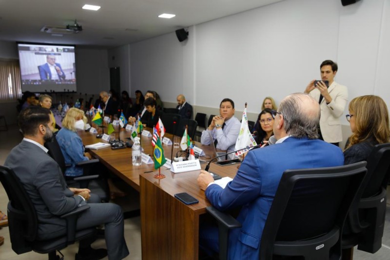 Diálogo sobre Financiamento de ações de descarbonização com a presença do vice-governador Otaviano Pivetta - Foto por: Marcos Vergueiro/Secom-MT