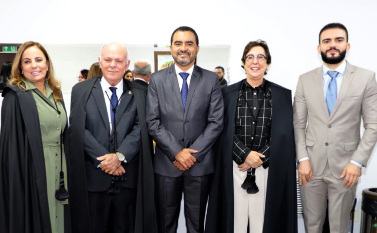 Governador Wanderlei Barbosa manifestou satisfação de participar da posse da nova desembargadora do Tribunal de Justiça do Tocantins, Ângela Issa Haonat - Foto: Esequias Araújo/Governo do Tocantins